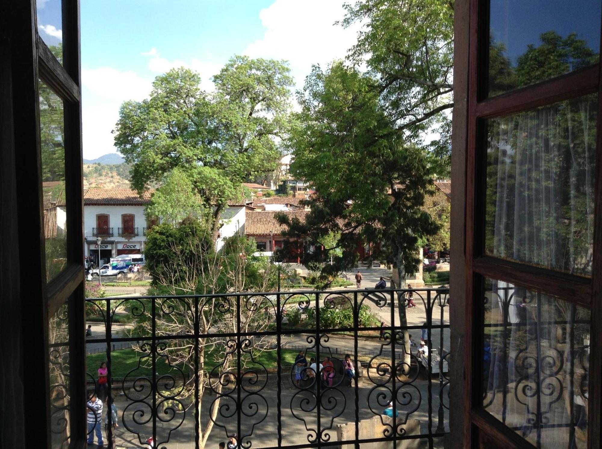 Posada De San Agustin Pátzcuaro Kültér fotó